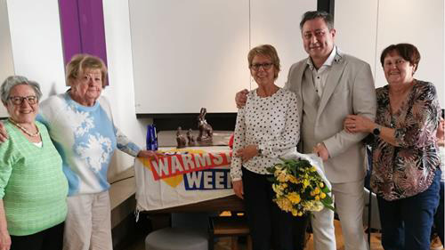 Dean Megeno ‘croonde’ tegen de eenzaamheid tijdens de 3de activiteit van het lokale project van de Warmste Week