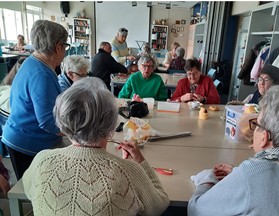 KNUTSELNAMIDDAG PROJECTGROEP 'ONTBIJT en ONTHAAL' 